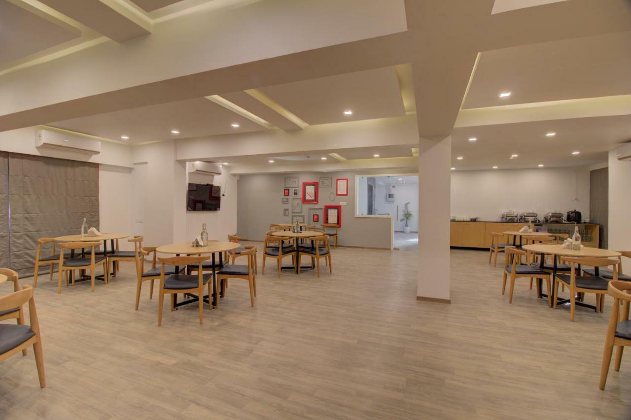 Townhouse Oak Kopar Khairane Navi Mumbai Formerly Ivy Hotel Екстериор снимка