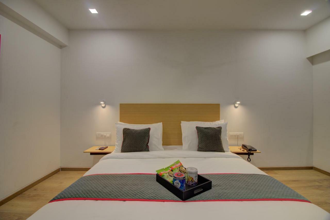 Townhouse Oak Kopar Khairane Navi Mumbai Formerly Ivy Hotel Екстериор снимка